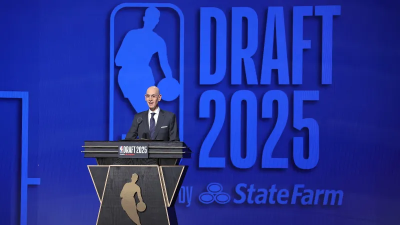 2025 NBA draftında 1. tur tamamlandı! Mavericks beklendiği gibi Cooper Flagg'ı bir numaradan seçti