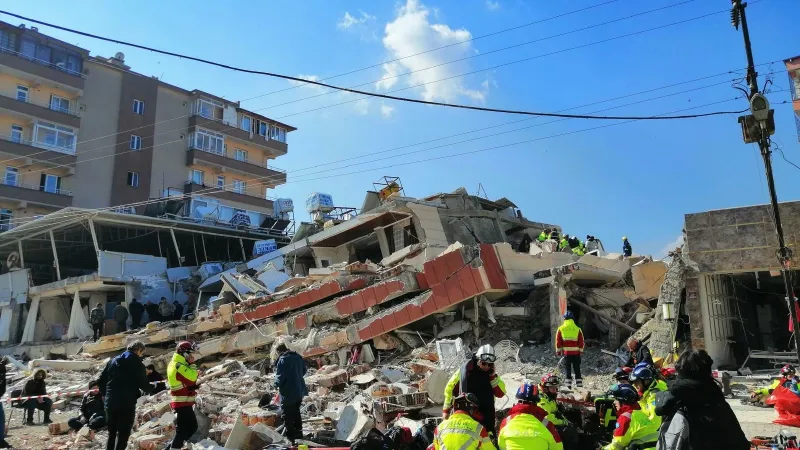 26 kişiye mezar olmuştu: Yağmur Apartmanı davasında belediye başkan yardımcıları dahil 10 kamu görevlisi yargılanacak