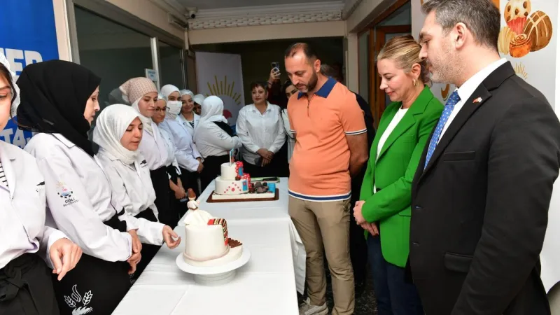 Çiğli'de Pastacılık Kursu Mezun Verdi! 40 Kişi Sertifika Aldı