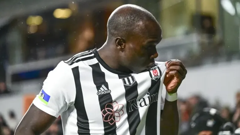 Aboubakar’dan çok konuşulacak açıklamalar: Osimhen'i yok saydı