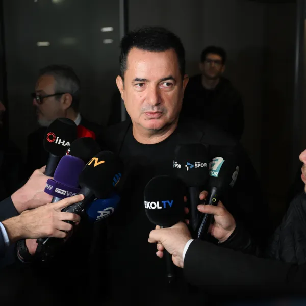 Acun Ilıcalı görevinden ayrıldı