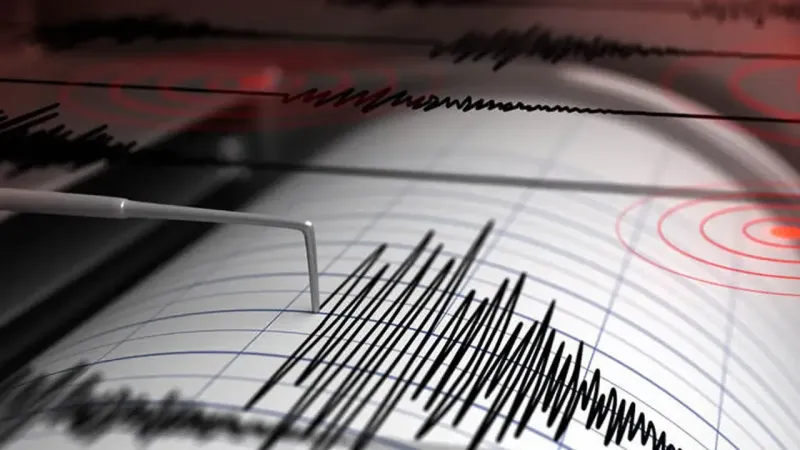 Balıkesir Sallandı! Sındırgı'da 4.0 Şiddetinde Deprem Paniği!