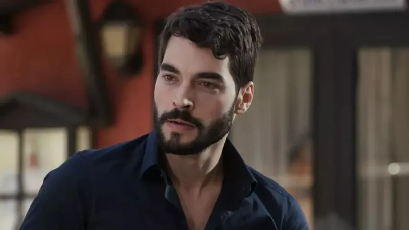 Akın Akınözü Cenazesinde Şok! Hayranın İnanılmaz Sorusu!