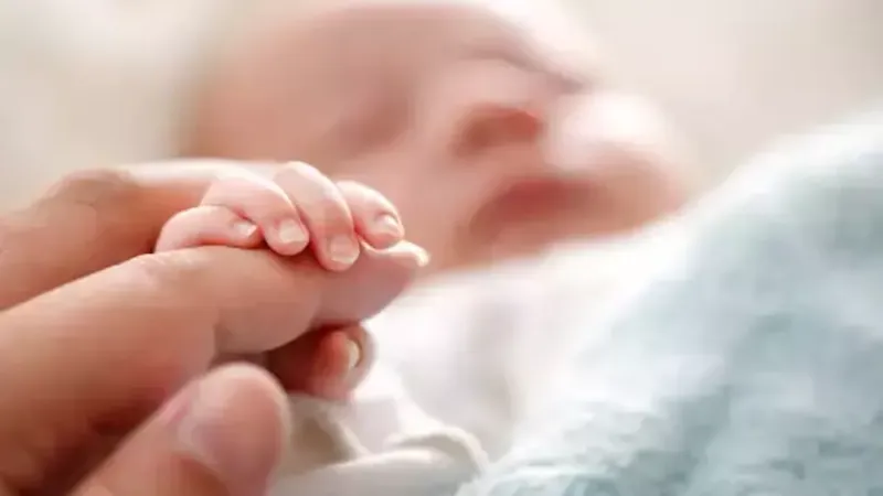 Anne babalara müjde, izin süreleri artıyor: Yeni düzenleme yolda