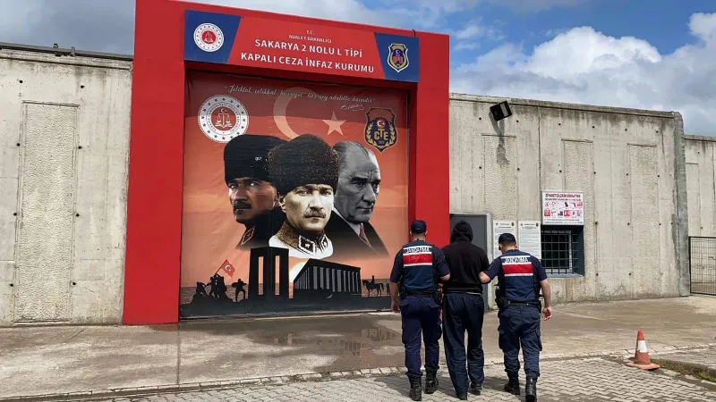 Arkadaşını bacaklarından vurdu: Kaçarken böyle yakalandı