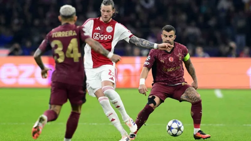 Aslan Coştu! Galatasaray Ajax'ı Deplasmanda 3-0 Yendi!