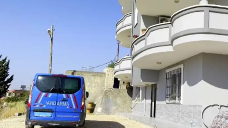 Hatay'da Kan Donduran Olay! Baba Kızını Öldürüp Eşini Yaraladı