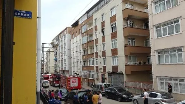 Babasına kızıp evi ateşe verdi