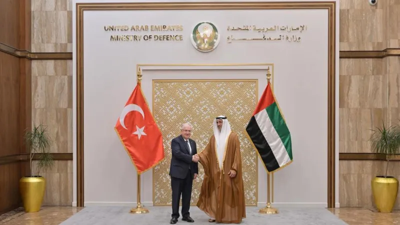 Bakan Güler, BAE Savunma İşlerinden Sorumlu Devlet Bakanı ile görüştü