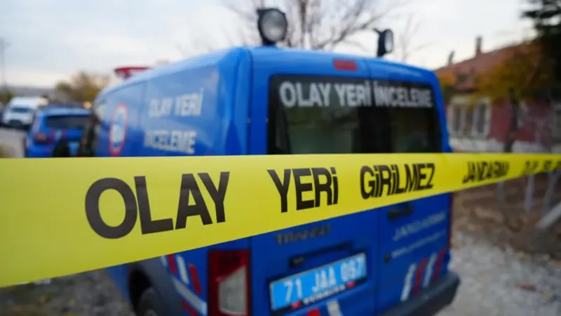 Balıkesir'de feci kaza: Üç araç birbirine girdi, ölü ve yaralılar var!