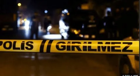 Balıkesir'de kamyonet emniyet şeridinde duran otomobile çarptı: 1 kişi hayatını kaybetti