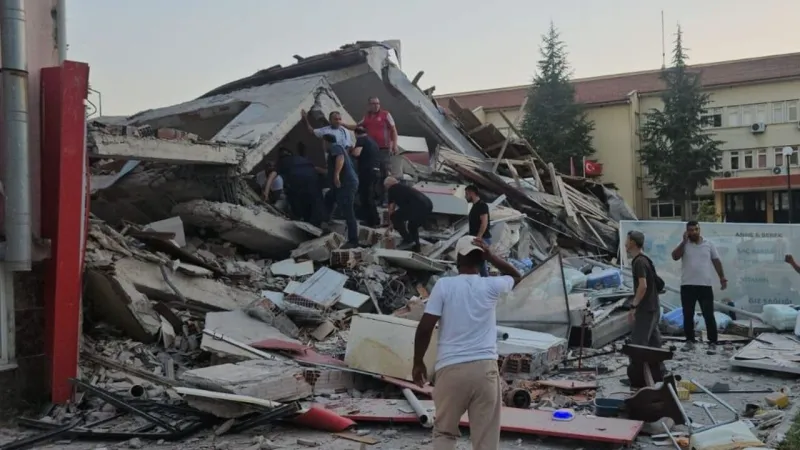Balıkesir Depremi: Yıkım! 831 Bina Yerle Bir mi Oldu?