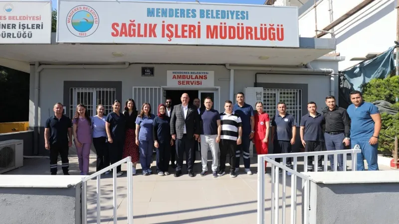 Başkan Çiçek, Menderes'teki bayramlaşma programlarına katıldı