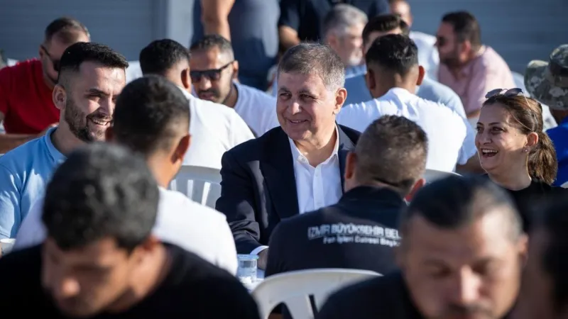 Başkan Tugay'dan İşçilere Moral Ziyareti: İzmirliler Bize Güveniyor!