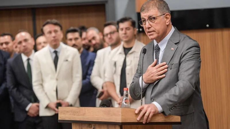 Başkan Tugay personelle bayramlaştı: Daha çok çaba göstermemiz gerekiyor