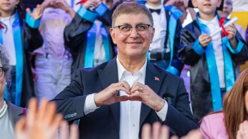 Başkan Tugay’dan çocuklara mesaj: Gözlerinizdeki ışık umut veriyor