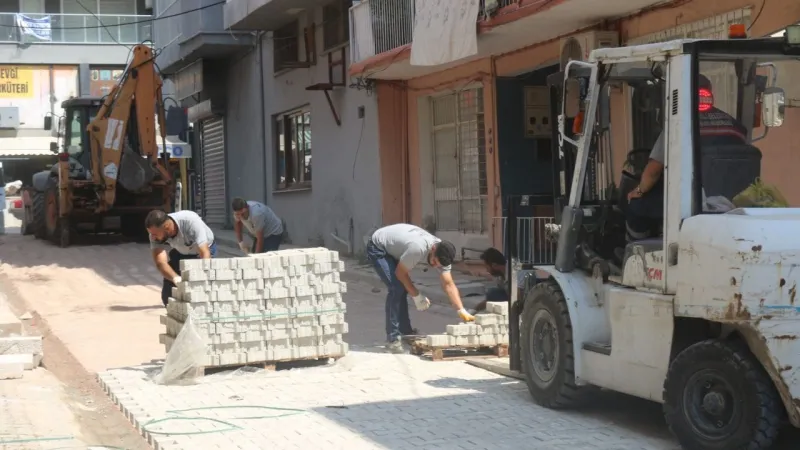 Bayraklı'da yol çalışmaları devam ediyor: Tepekule'de çalışmalar tamamlandı