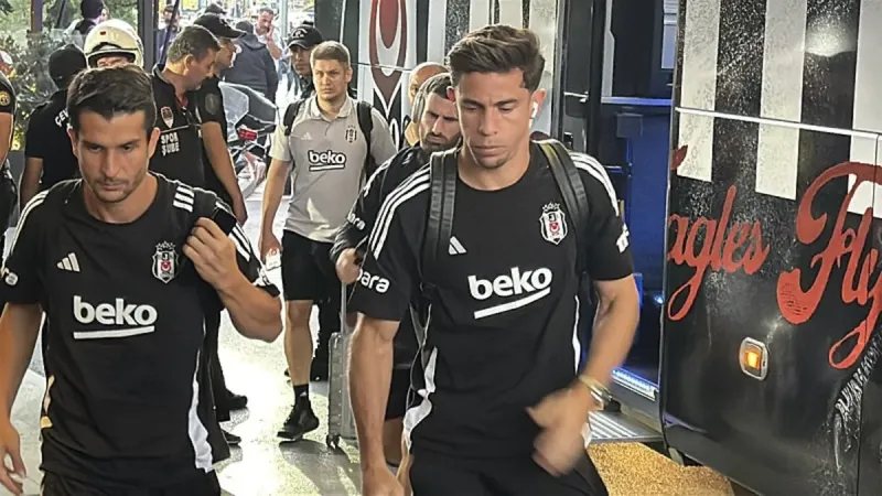 Beşiktaş Kayseri'de! Taraftarlar Havaalanını İnletti!
