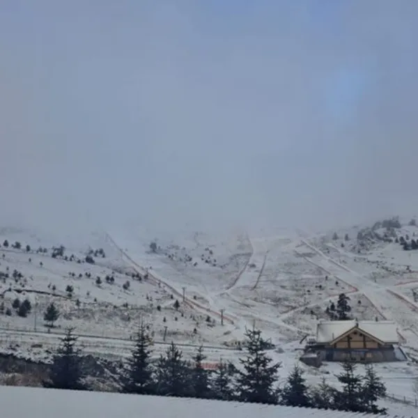 Bolu'da yükseklerde kar yağışı!