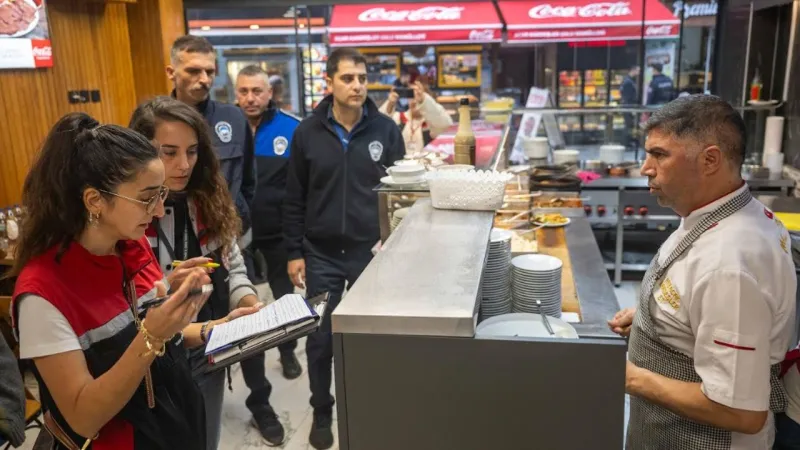Bornova'da gıda alarmı: Tarihi Çarşı’da sıkı denetim