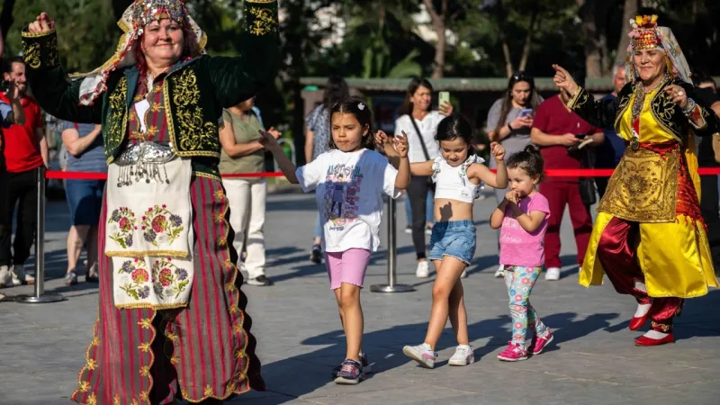 Bornova’da halk dansları festivali: 9 farklı yöreden ekipler hünerlerini sergileyecek