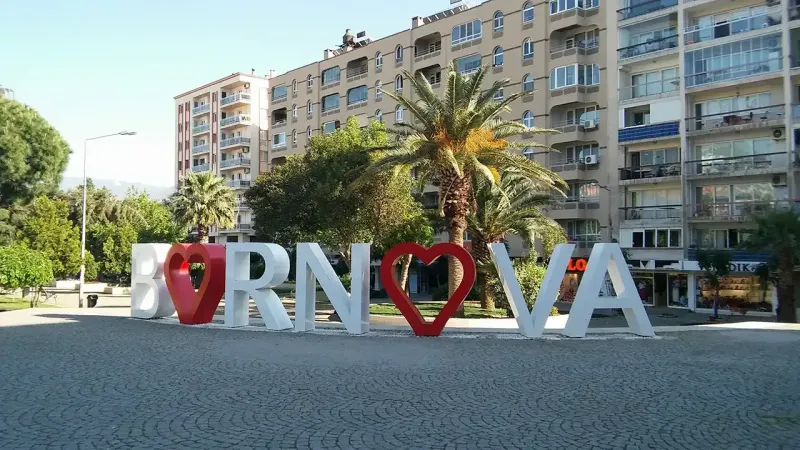 Bornova'da Sakura Rüzgarı: O Park Yeniden Doğuyor!