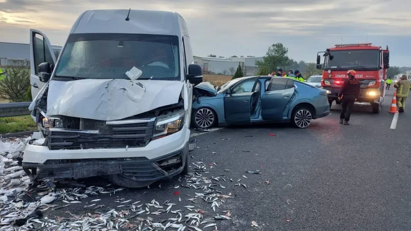 Buca'da otoyolda korkunç kaza: Yardım etmek isterken can verdi