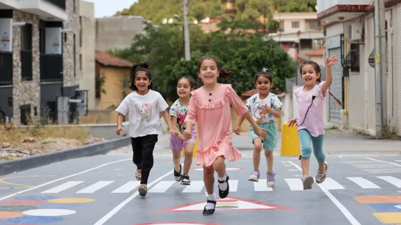 Buca'da sokaklar çocukların: 47 mahalleye oyun sokağı kuruluyor