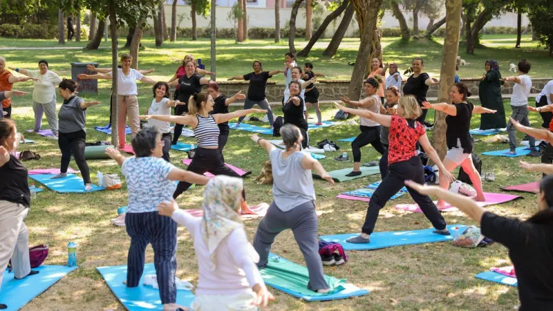 Buca’da spor keyfi: Dersler açık alanlara taşındı