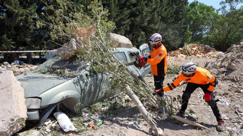 BUCAKUT’tan nefes kesen tatbikat: Yanan araçtan yaralı kurtarma operasyonu