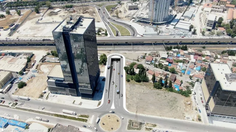 Büyükşehir harekete geçti: İzmir'de trafiği azaltacak projeler bir bir hizmete giriyor