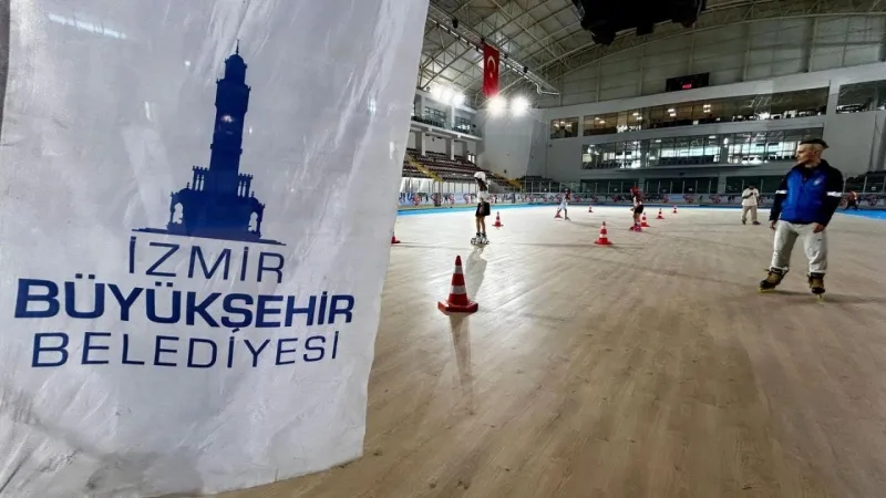 Buzdan parkeye: Bornova Buz Sporları Salonu yenileniyor