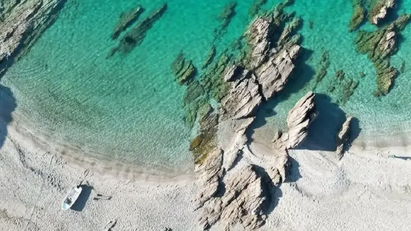 İzmir'in Saklı Cenneti: Badembükü Koyu! Bu Plajı Keşfet