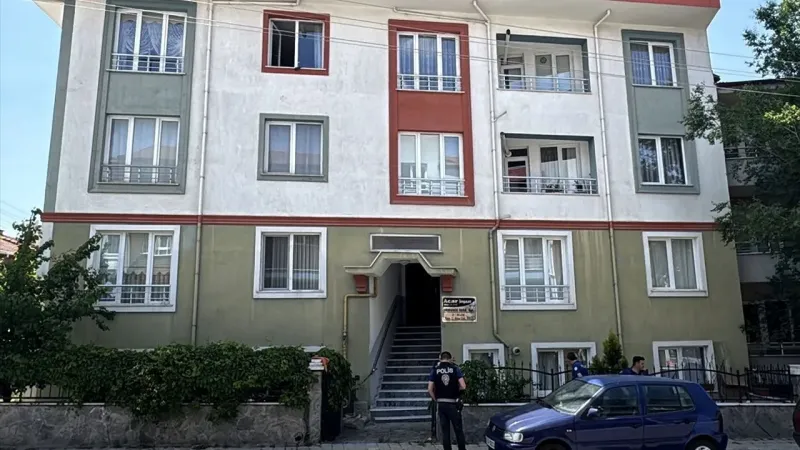 Cam silerken üçüncü kattan düştü: Ağır yaralı!
