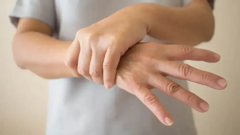 Canan Karatay açıkladı: El titremesi neden olur?