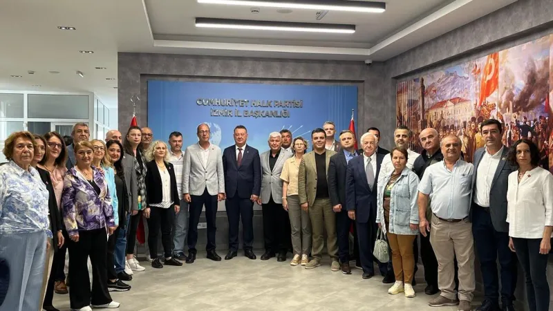 CHP İzmir’e büyük katılım: Baba ocağına tekrar katılmış olmanın gururunu yaşıyoruz