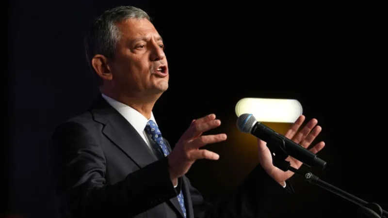 CHP lideri Özel'den 10 Kasım'da anlamlı mesaj: Her şey onunla başladı, arkasındaki halkla sürecek!