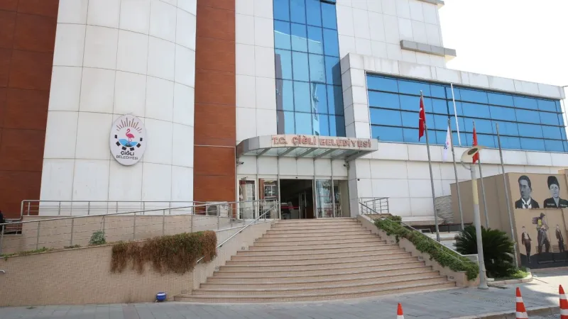 Çiğli Belediyesi'nden Burs Müjdesi! Öğrencilere Destek Başladı