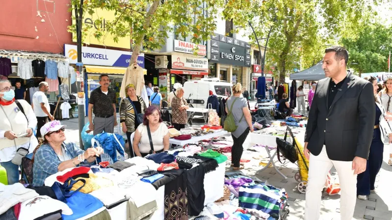 Çiğli'de dayanışma kermesi: İhtiyaç fazlası eşyalar yeni sahiplerini buluyor
