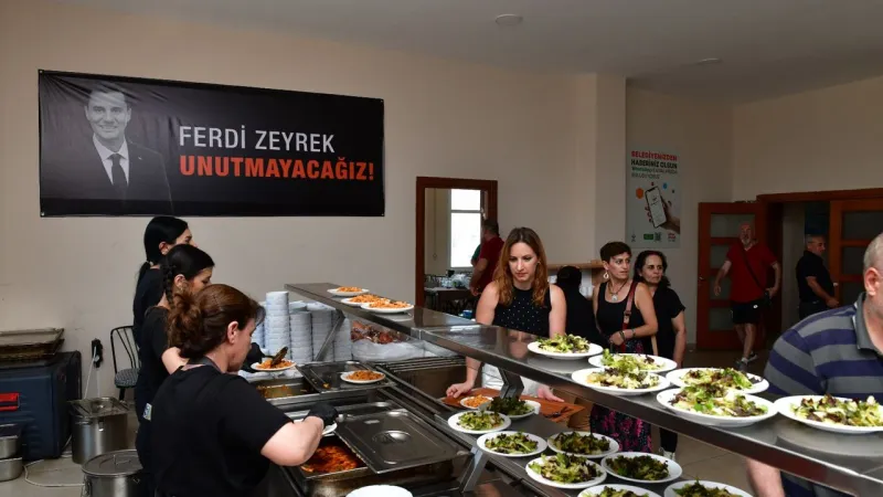 Çiğli'de Ferdi Zeyrek anması: Yemek dağıtıldı, lokma döktürüldü