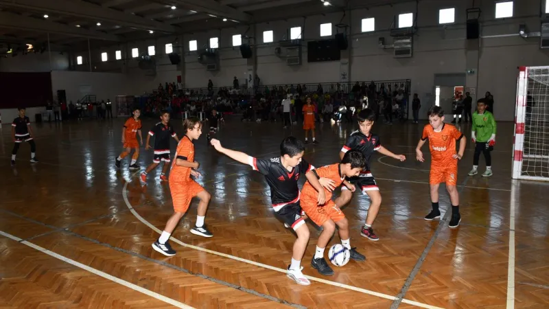 Cumhuriyet coşkusu sürüyor: Çiğli’de futsal turnuvası
