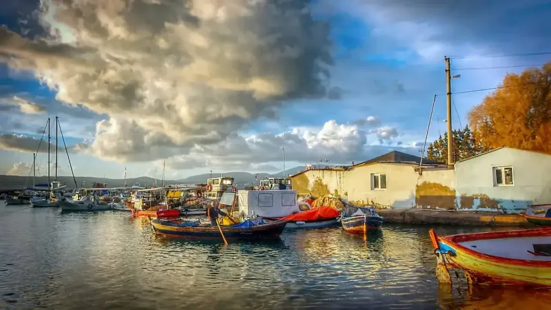 Deniz kenarında köy havası: Urla'nın cenneti Özbek