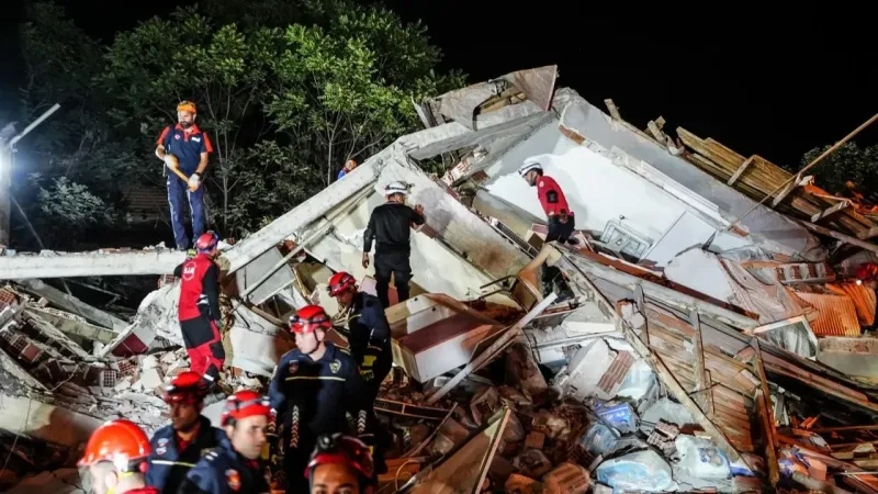 Deprem felaketi sonrası şok iddia: Binanın kolonları mı kesildi?
