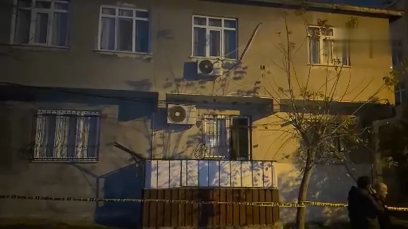 Deprem korkusunu hatırlatan olay: Gebze’de bina çatladı, 3 aile evinden oldu