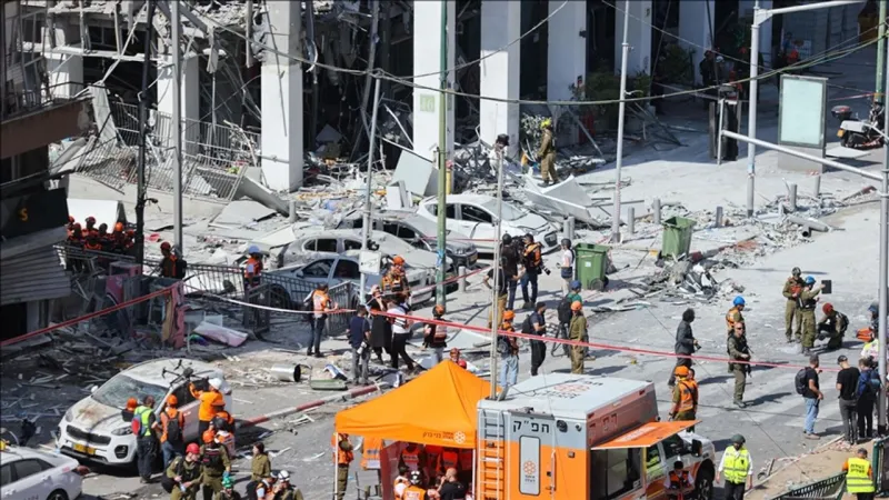 Devrim Muhafızları duyurdu: İsrail'e 15. saldırı dalgası başlatıldı!