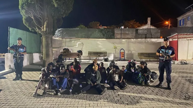 Didim'de Göçmen Kaçakçılığı Operasyonu! 32 Kişi Kurtarıldı