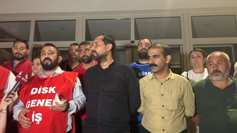 DİSK ve İzBB’nin 8 buçuk saatlik zirvesi bitti: Masadan anlaşma çıkmadı!
