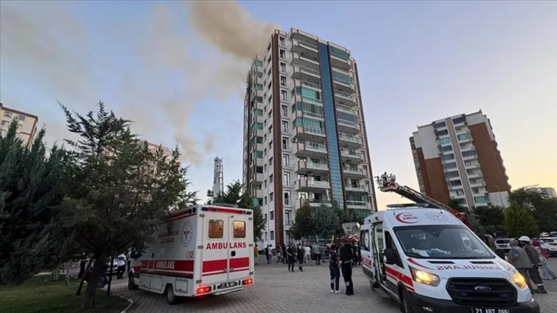 Diyarbakır’da 13 katlı binada yangın: 2’si çocuk 3 kişi hayatını kaybetti