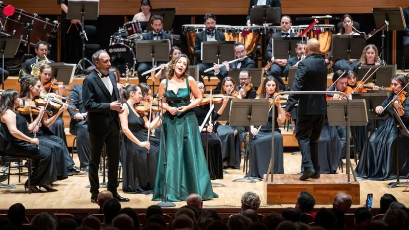 Dünya sahnesinin sanatçıları İzmirlilerle buluşuyor