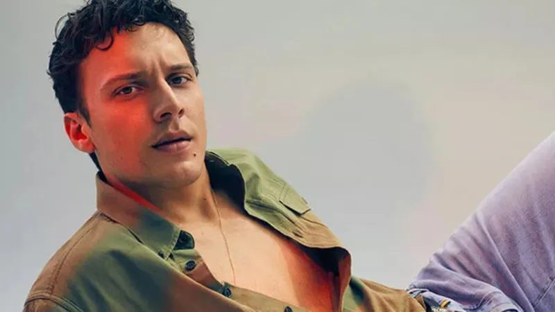 Edis Harbiye konserinde hastalığını açıkladı!